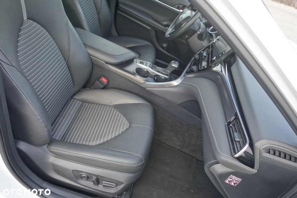 Toyota Camry 2.5 Hybrid Prestige CVT - 9