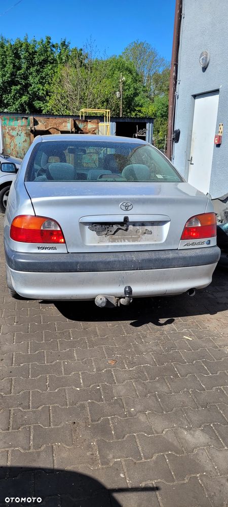 Toyota Avensis na części - 13
