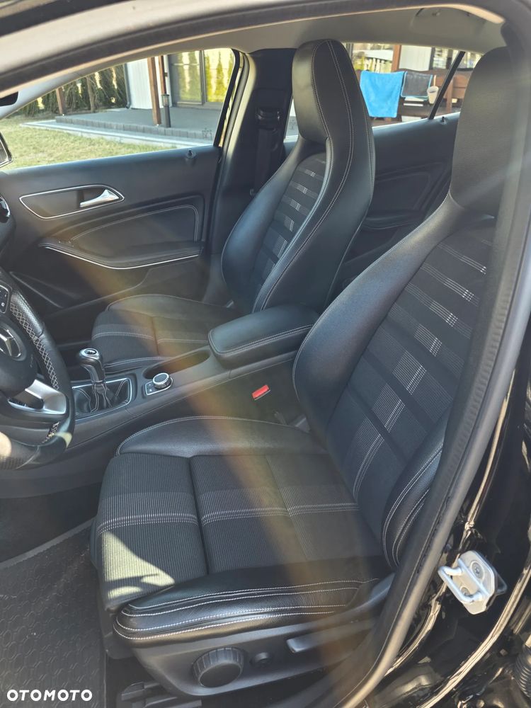 Mercedes-Benz GLA 200 d - 14