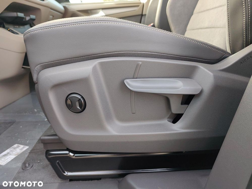 Volkswagen Multivan - 13