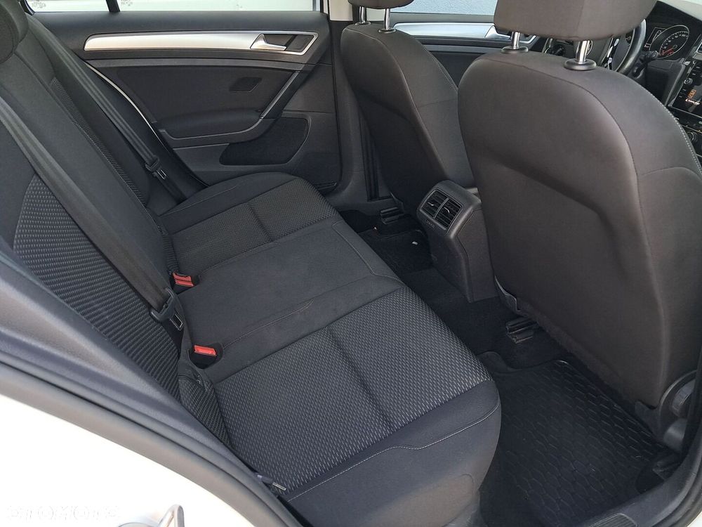 Volkswagen Golf - 12