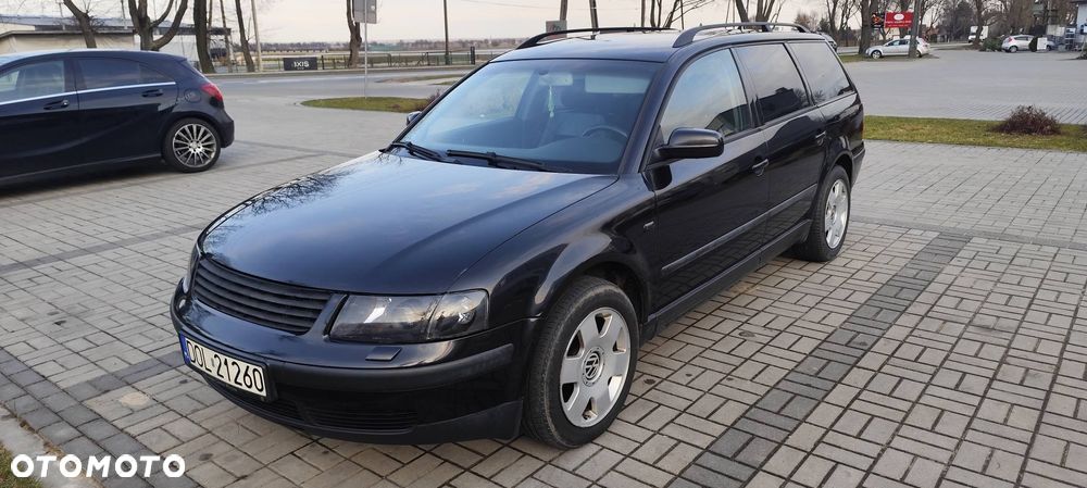 Volkswagen Passat 2.3 V5 Highline - 1
