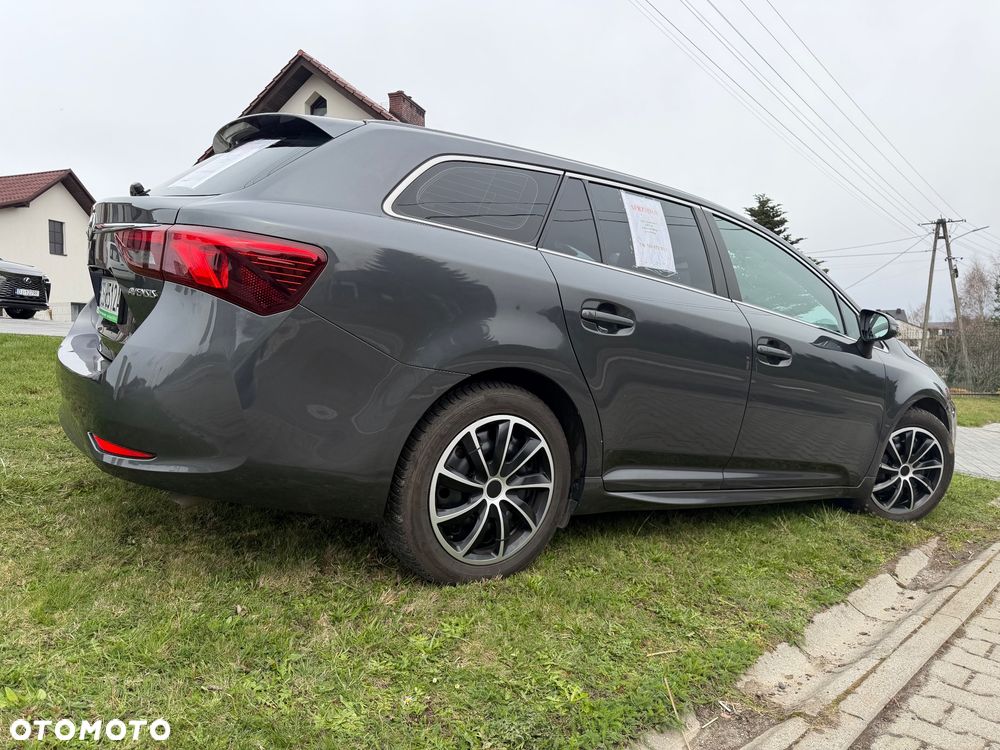 Toyota Avensis 2.0 D-4D Prestige - 21