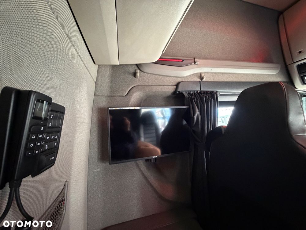 Scania 580S scania z Niemiec v8 mega low deck idealny stan 2021 pełna opcja bez egr - 36