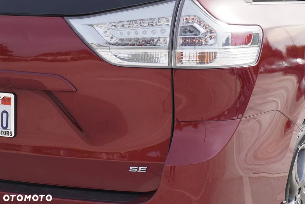 Toyota Sienna - 8