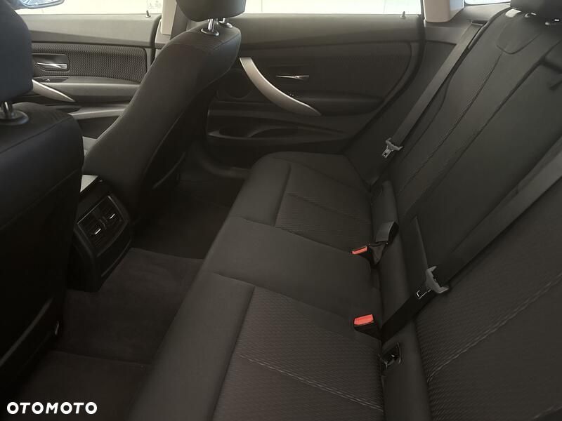 BMW Seria 3 320i GPF - 20