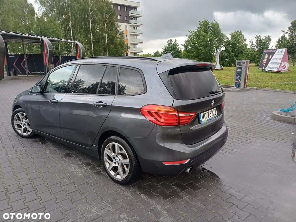 BMW Seria 2 218d - 5