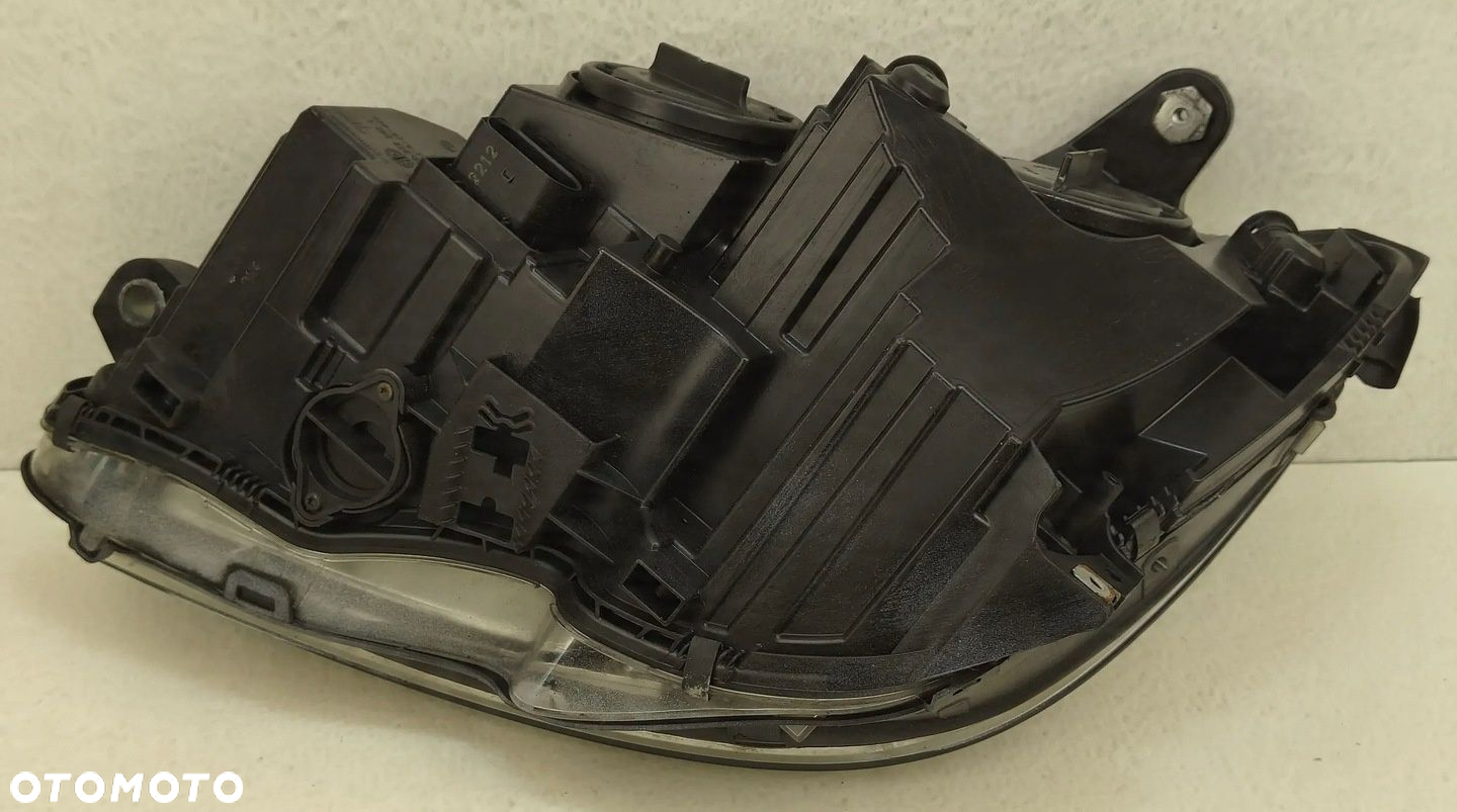MERCEDES C W204 LIFT AMG PRAWA PRZEDNIA LAMPA H7 CZARNA A2048209859 UK - 3