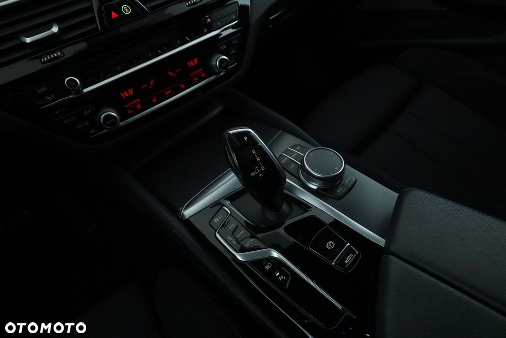 BMW Seria 5 - 16