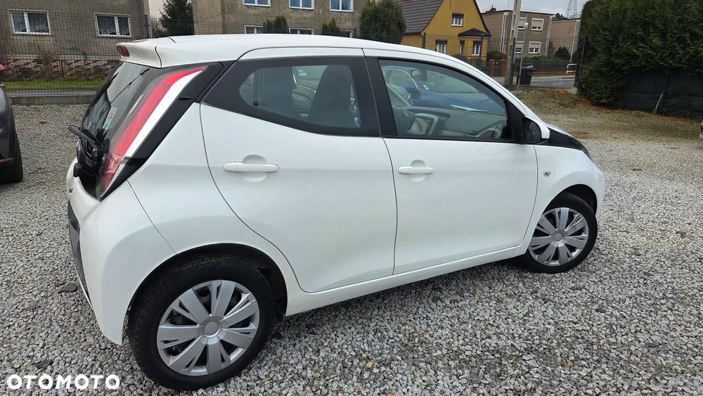 Toyota Aygo x-play Edition-S - 10