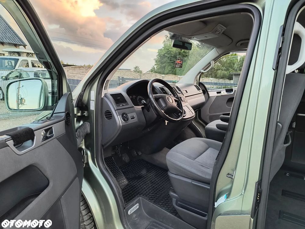 Volkswagen Multivan - 14
