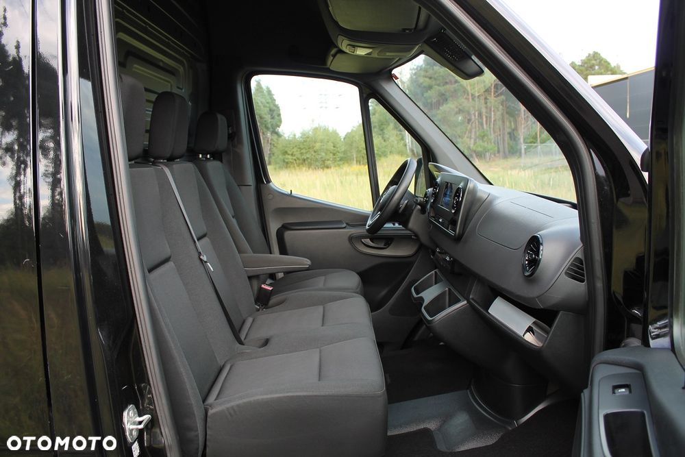 Mercedes-Benz Sprinter - 16