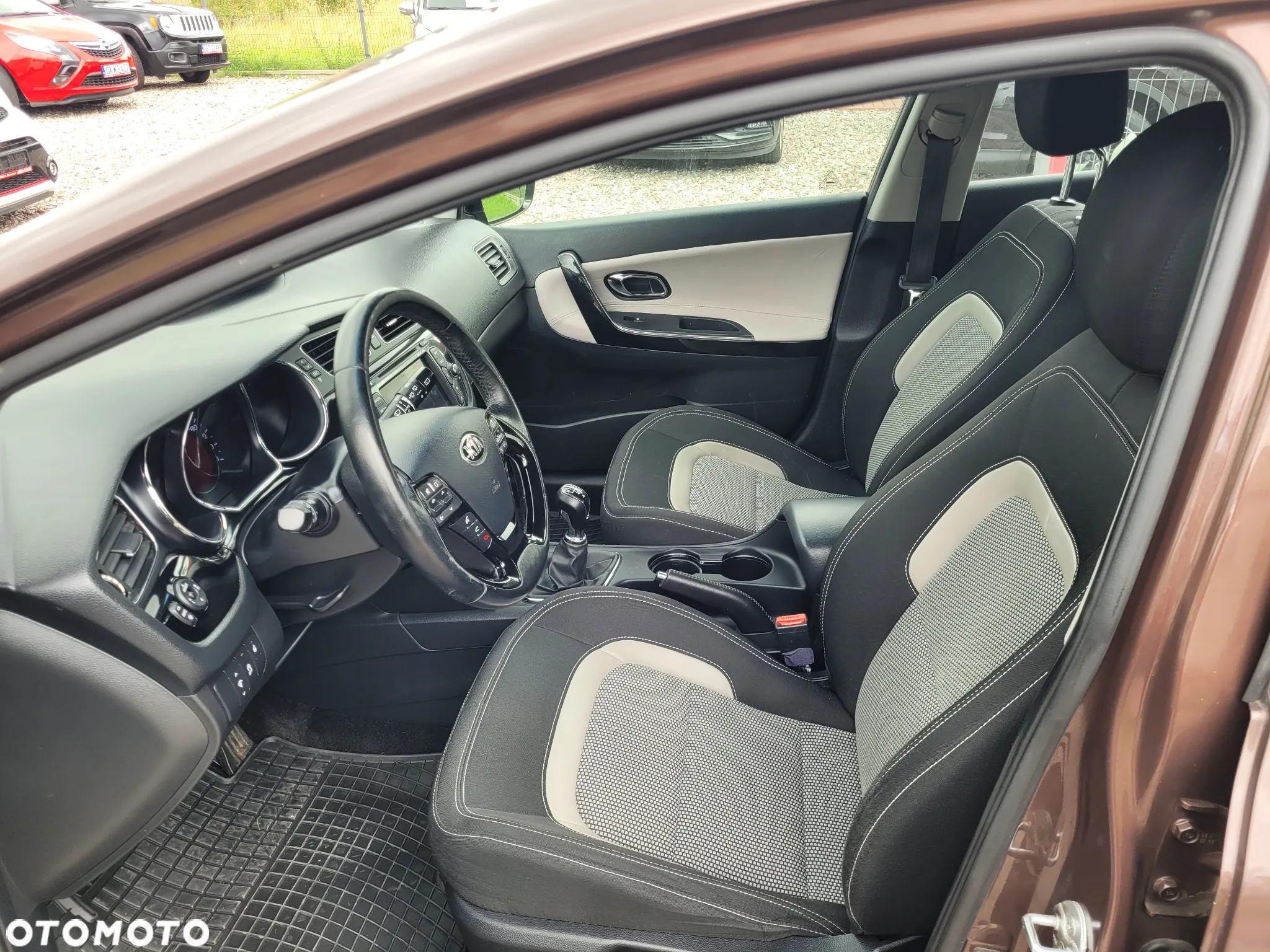 Kia Ceed 1.4 CVVT Spirit - 13