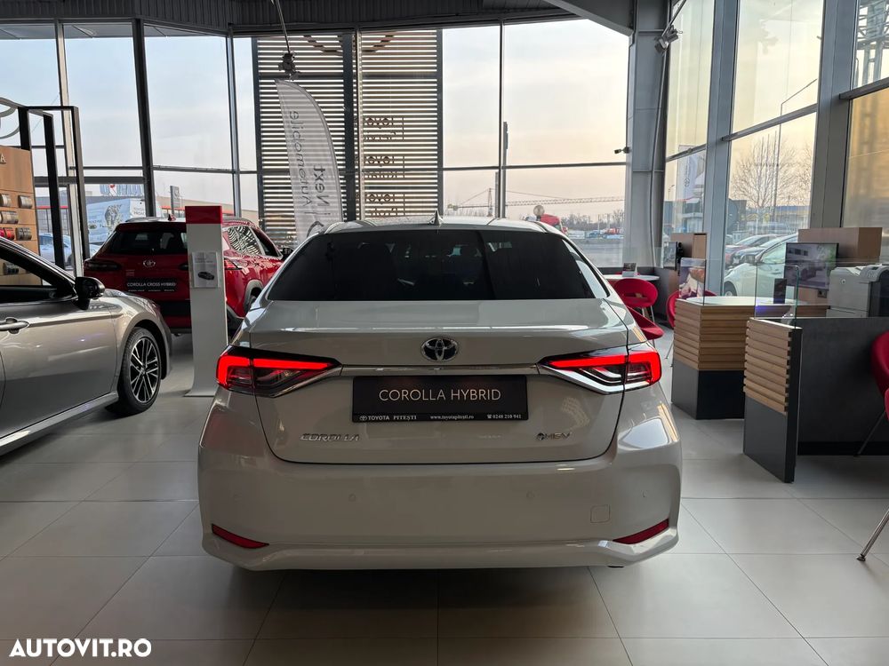 Toyota Corolla 1.8 HSD Dynamic - 3