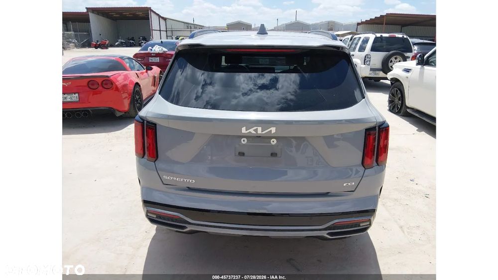 Kia Sorento - 8