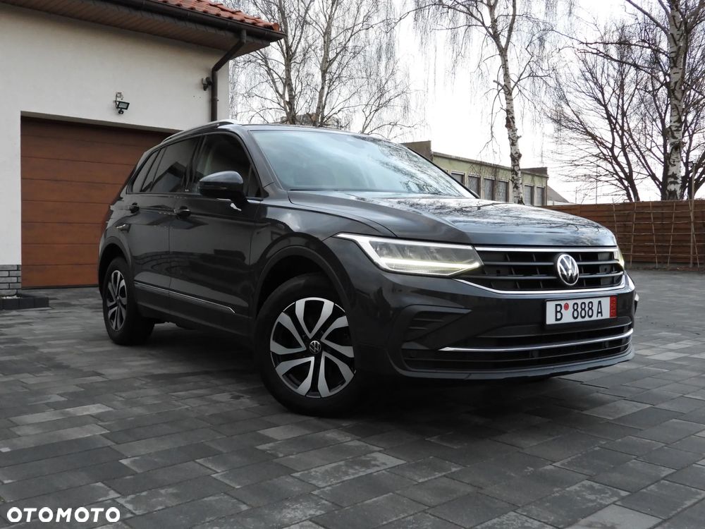 Volkswagen Tiguan - 11