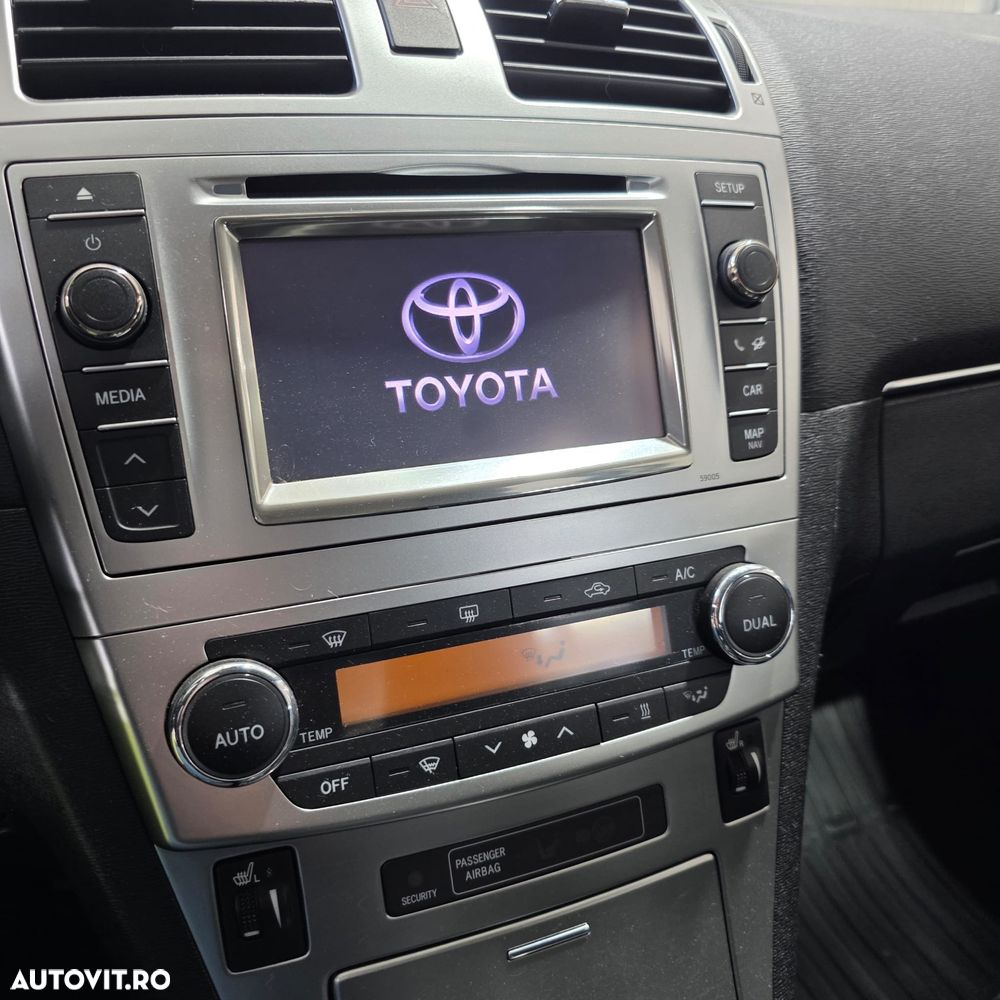 Toyota Avensis 2.0 D-4D - 31