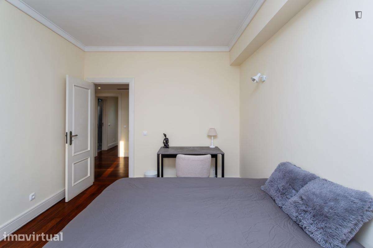 Quarto - localizado em Roma-Areeiro Lisbon - Grande imagem: 4/24