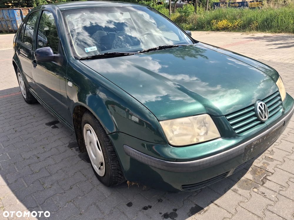 Volkswagen Bora Golf IV 4silnik 1.4 16v 55 Kw 75 KM skrzynia biegów DUU DLP DUW DUS drzwi maska zderzak klapa LC6M lampa grill atrapa lusterko panel sterownik moduł przewód wąż wiązka lewarek maglownica cewka kolektor tłumik wydech alternator rozrusznik fotel kierownica sterownik stacyjka belka sanki mcperson zwrotnica zacisk hamulcowy serwo pompa abs paliwa schowek szyba zamek czujnik sonda sprężarka klimatyzacji zbiorniczek podszybie wahacz zwrotnica NA CZĘŚCI
