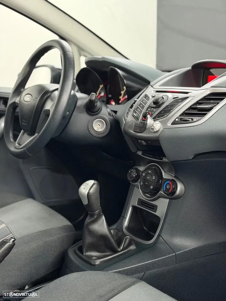 Ford Fiesta 1.25 Trend - 23