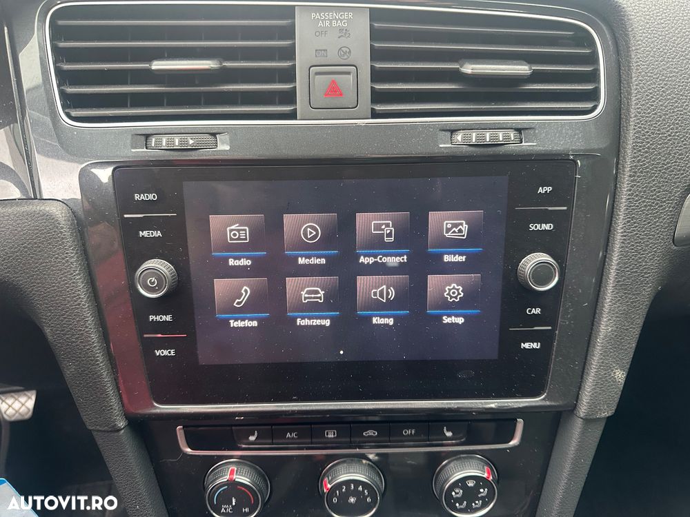 Volkswagen Golf - 28