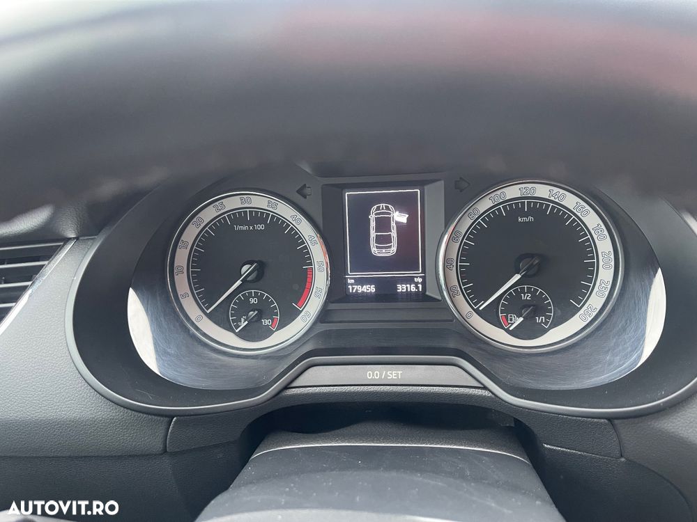 Skoda Octavia 2.0 TDI DSG Style - 7
