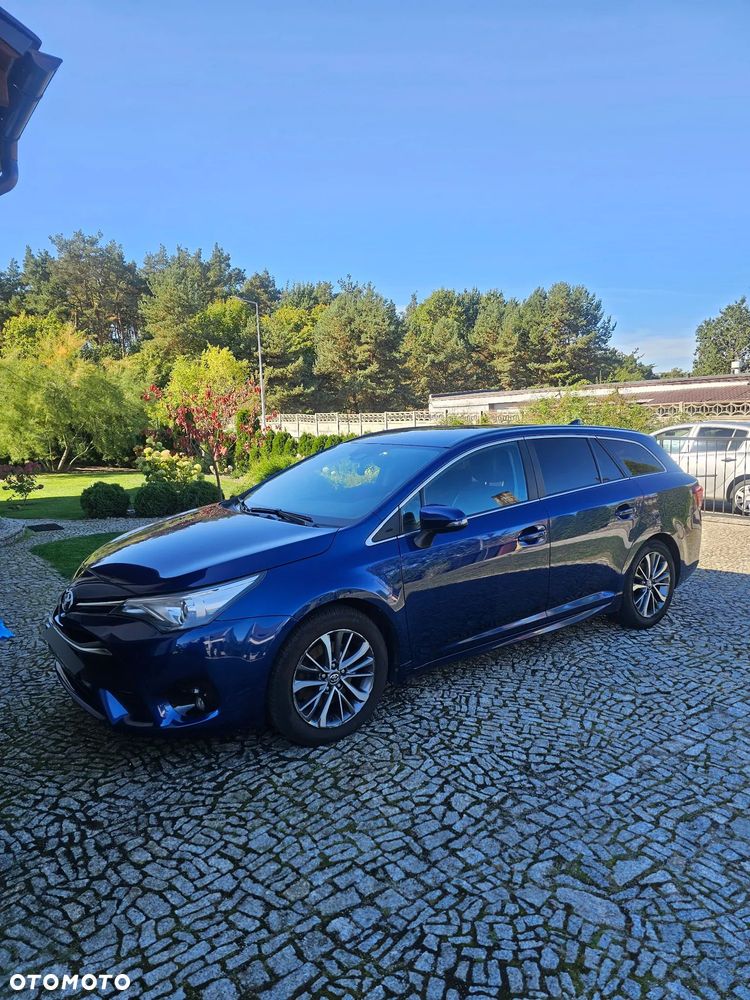 Toyota Avensis - 1
