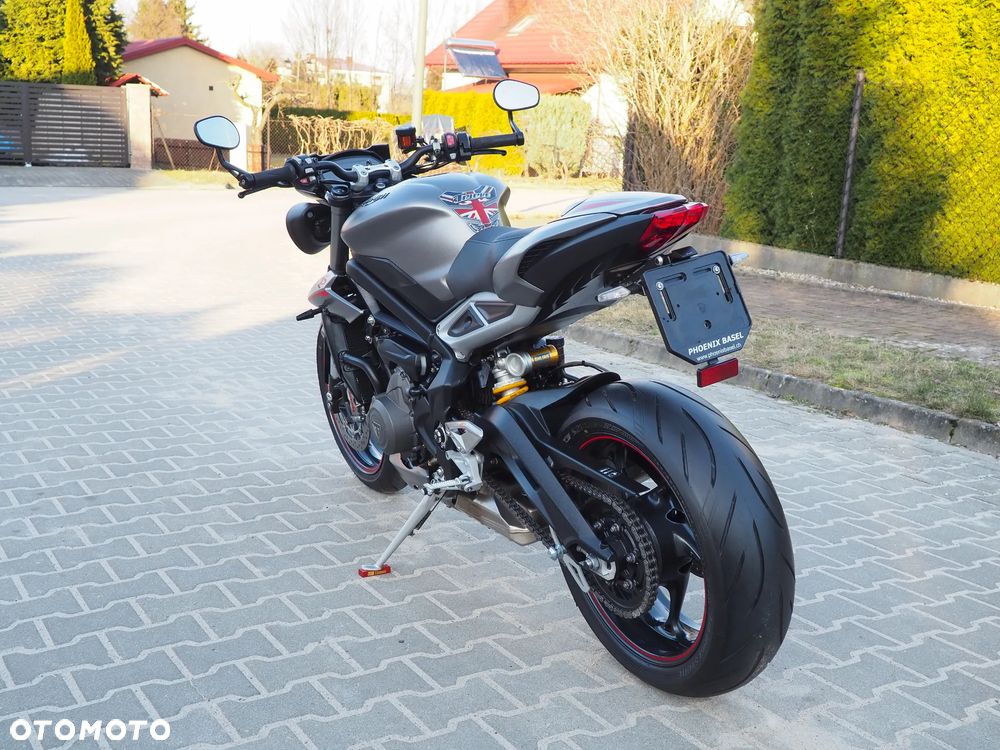 Triumph Street Triple - 11