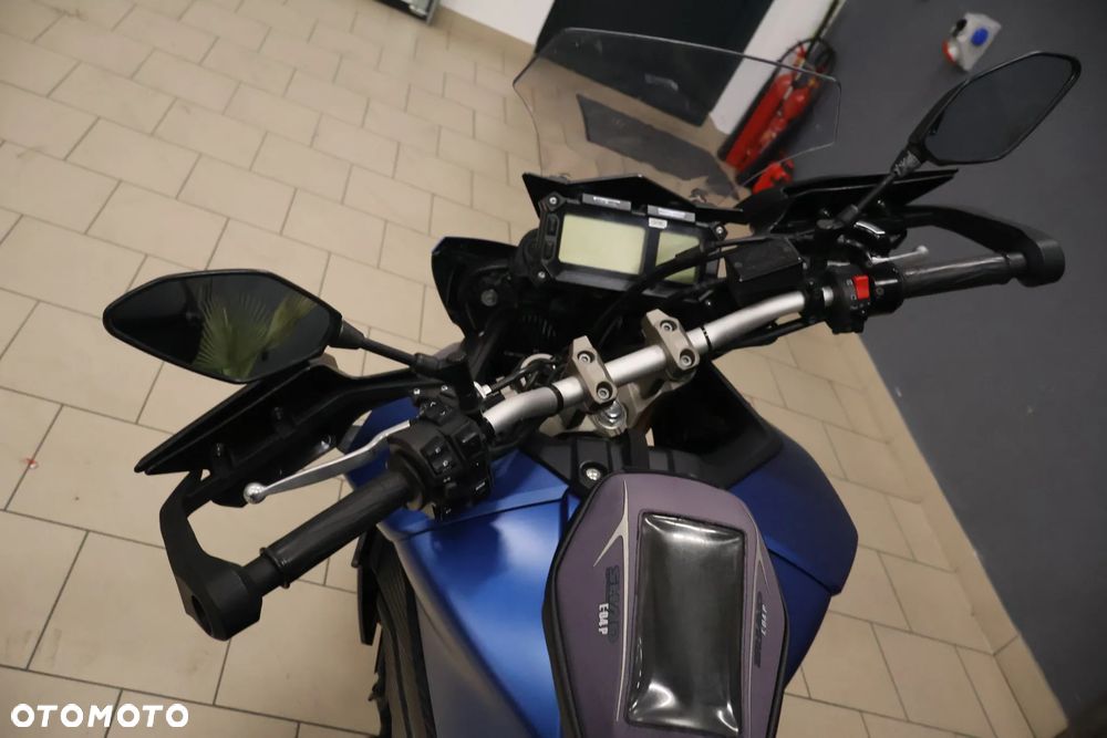 Yamaha MT - 8