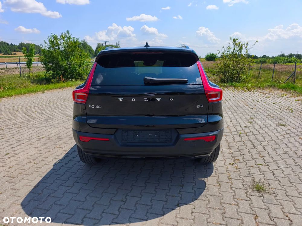 Volvo XC 40 B4 B R-Design - 8