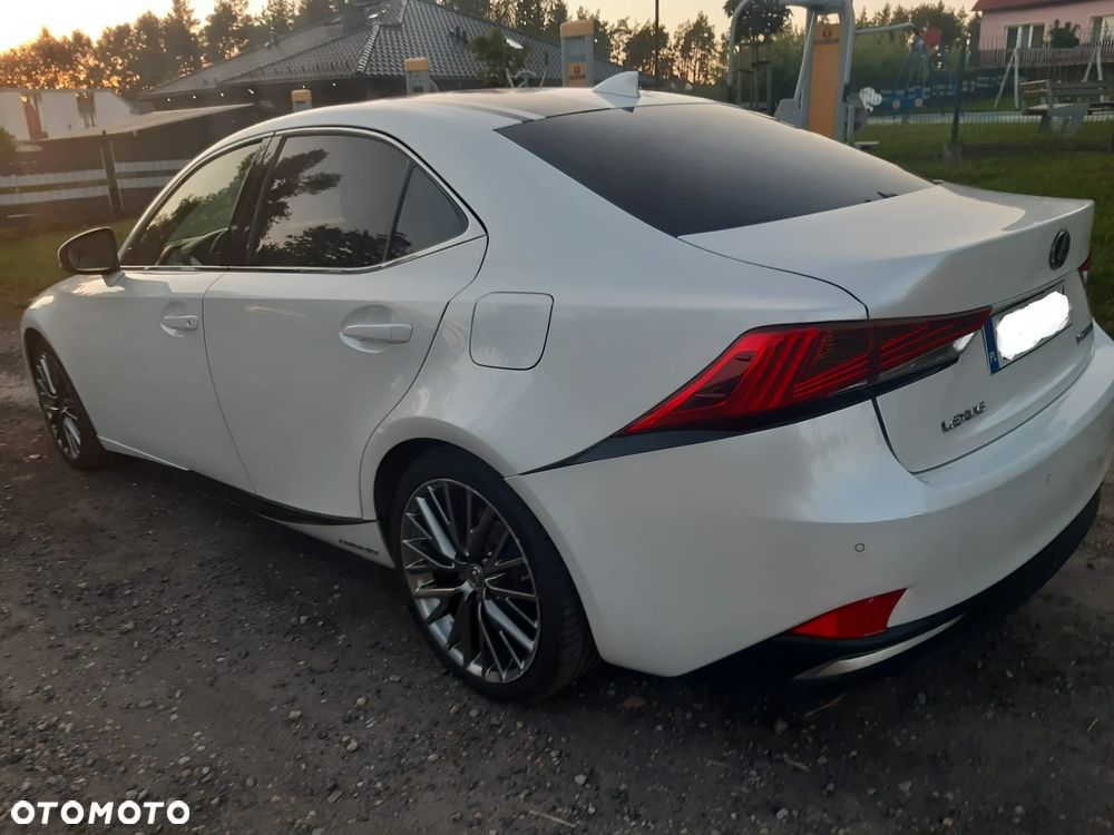 Lexus IS 300h Prestige EU6 - 8