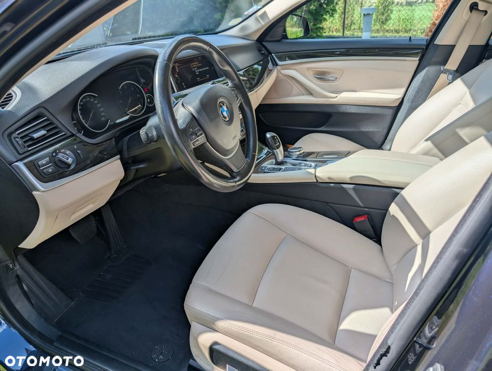 BMW Seria 5 520d xDrive Luxury Line - 7