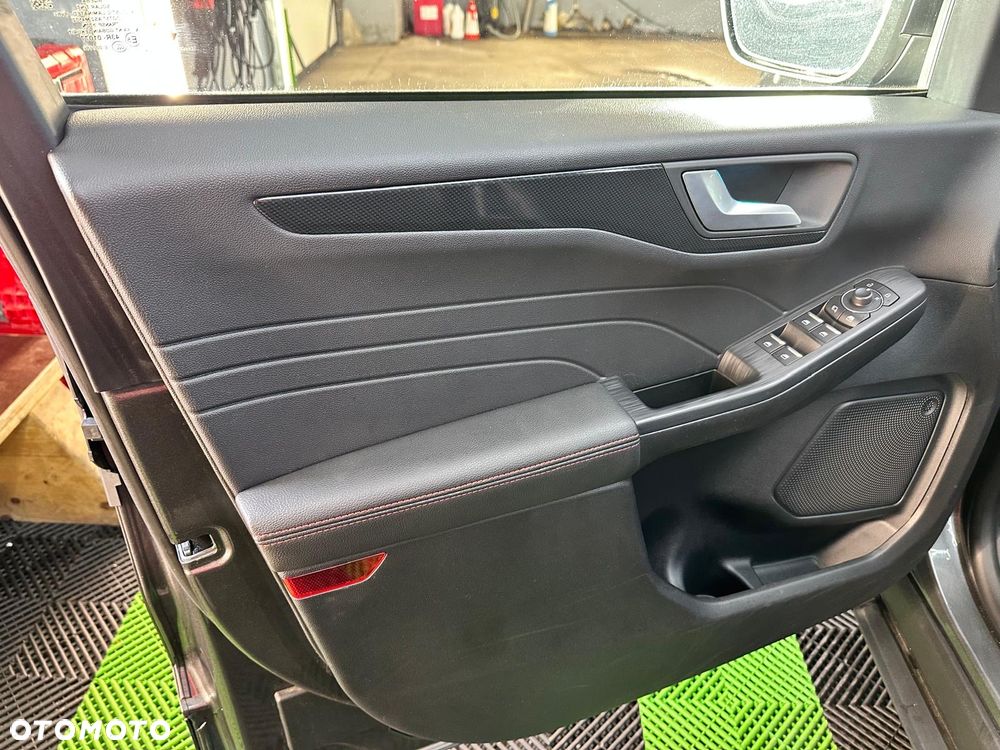 Ford Kuga - 4