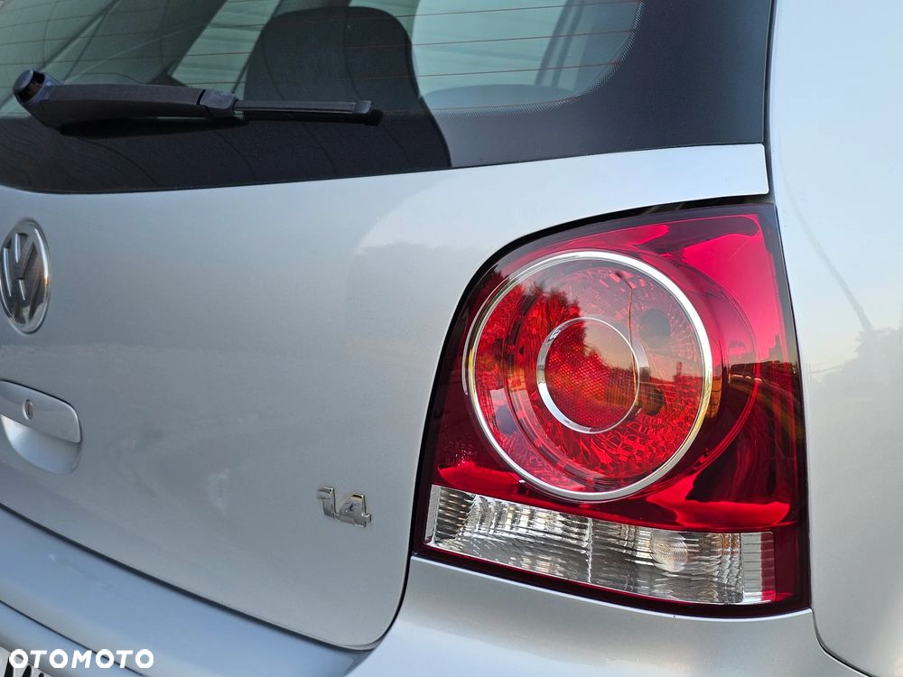 Volkswagen Polo 1.4 Highline - 29