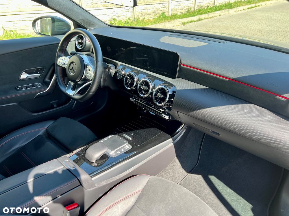 Mercedes-Benz Klasa A 250 e PHEV AMG Line 8G-DCT - 25