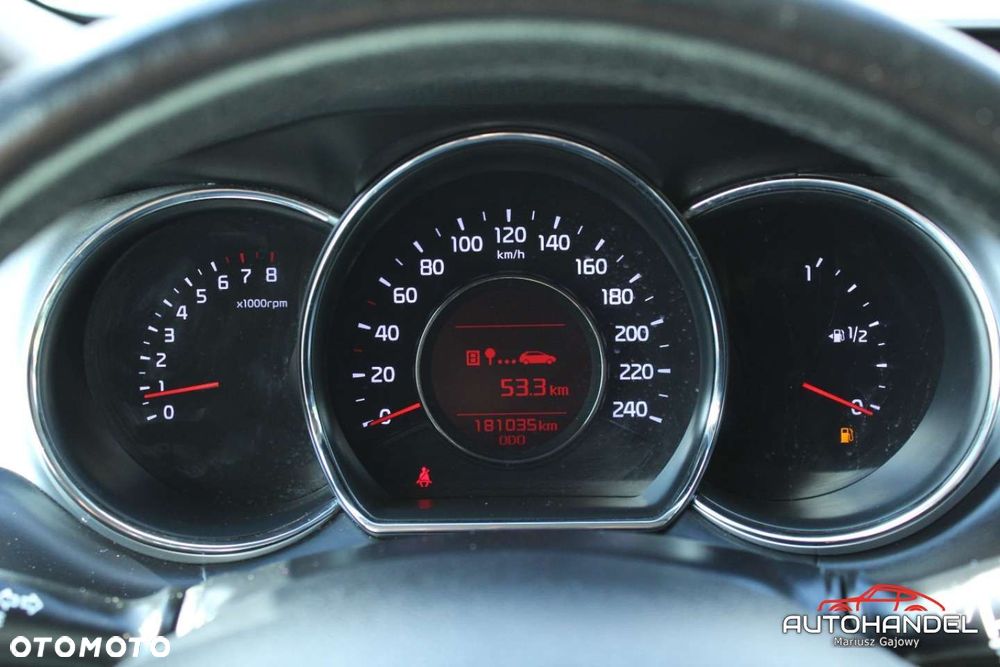 Kia Ceed - 9