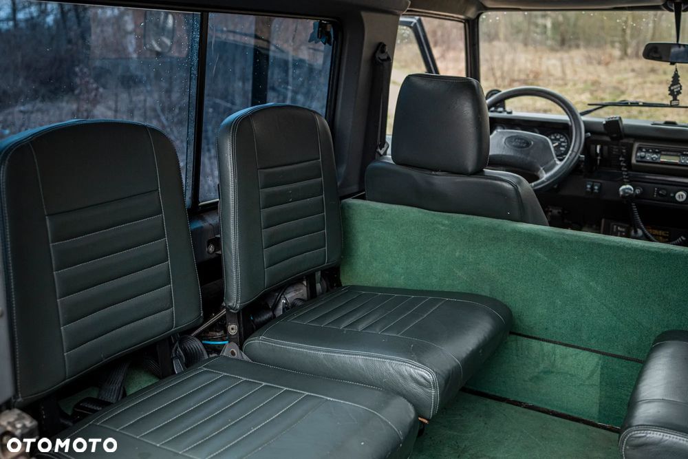 Land Rover Defender - 21