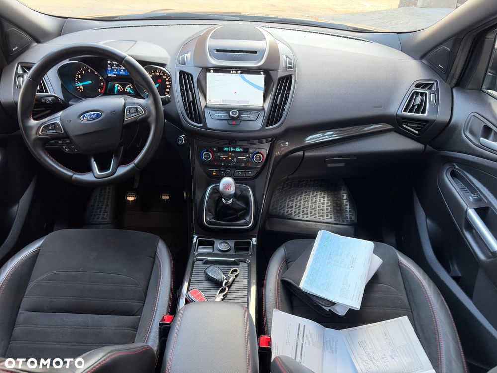 Ford Kuga 1.5 EcoBoost 2x4 ST-Line - 24