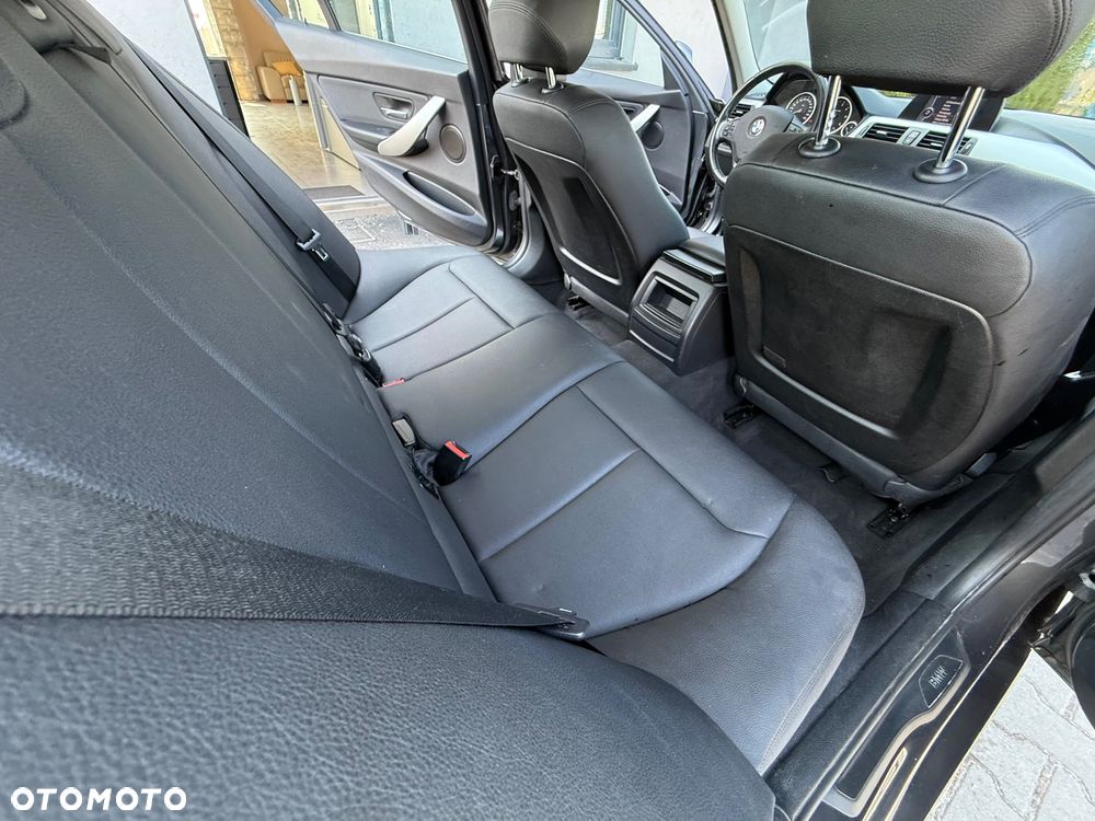 BMW Seria 3 318d Luxury Line - 22