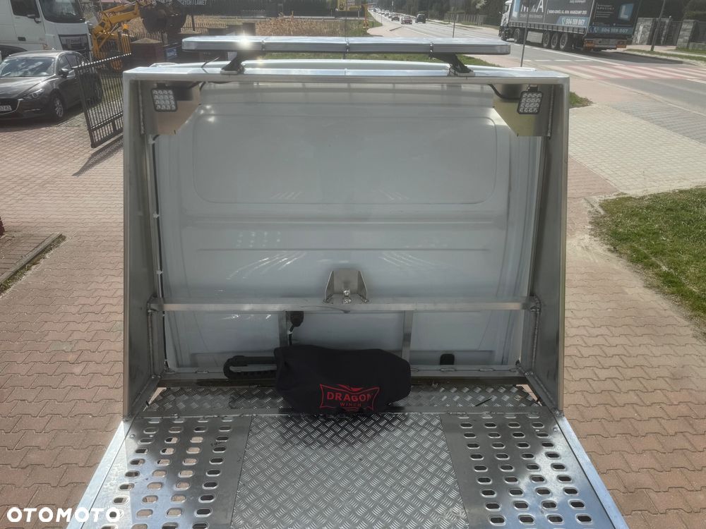 Mercedes-Benz Sprinter - 14