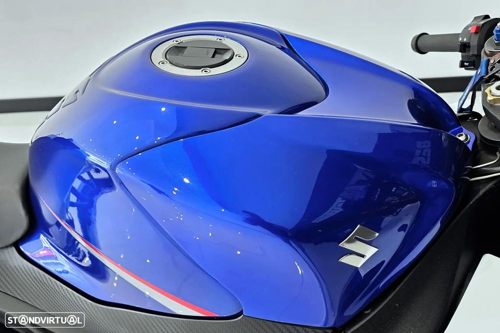 Suzuki GSX-R - 10
