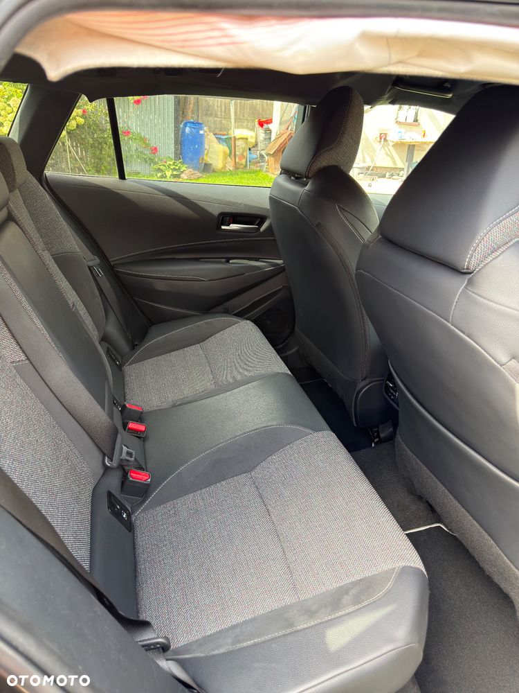 Toyota Corolla 2.0 Hybrid Style - 16
