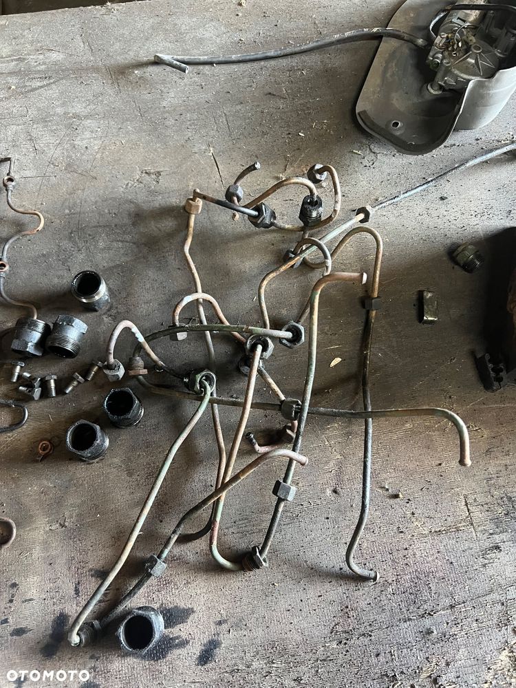 Przewody paliwowe mercedes 814 817 6-litrów