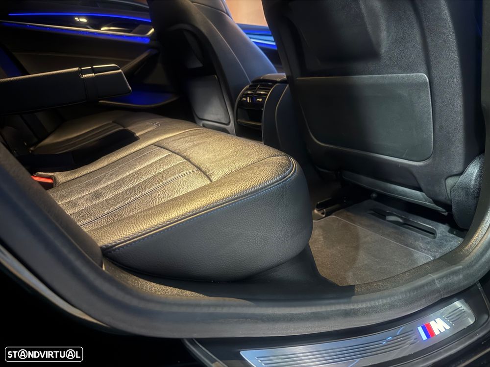 BMW 520 d Pack Desportivo M Auto - 41