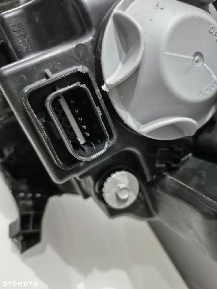 Renault Kangoo III 21- Lampa reflektor LED prawy przód 6PIN Europa oryginalny - 9