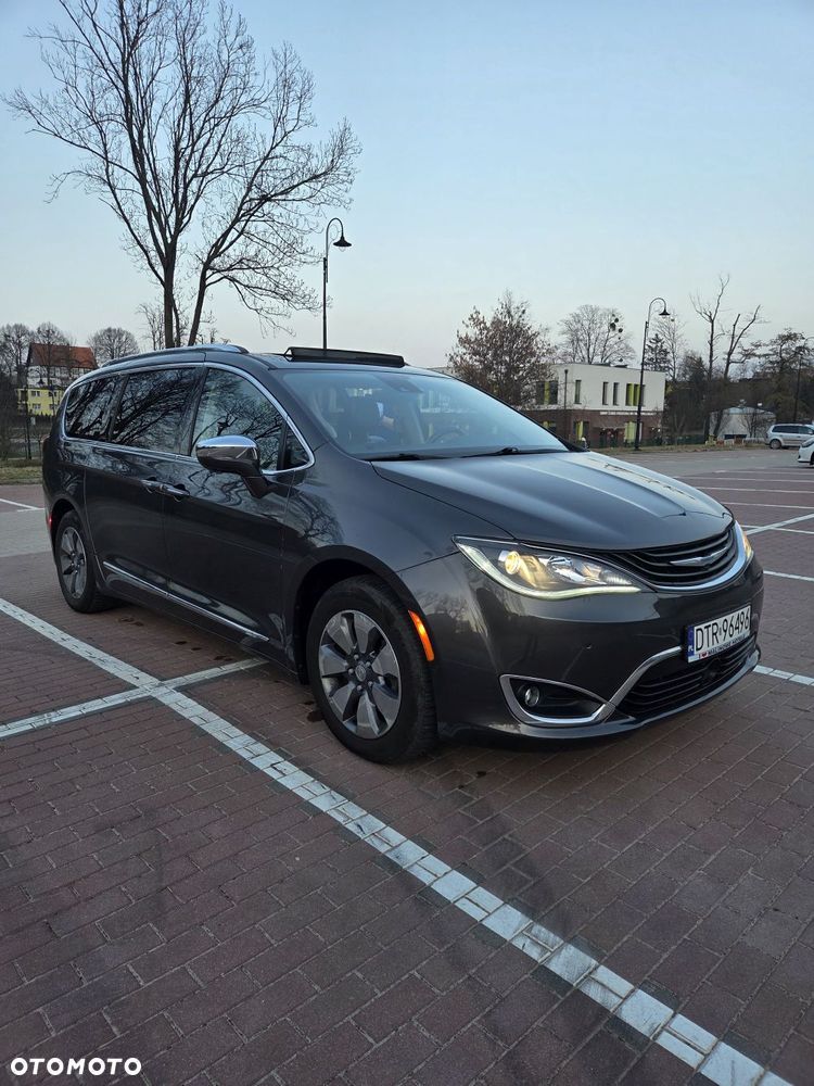 Chrysler Pacifica - 8