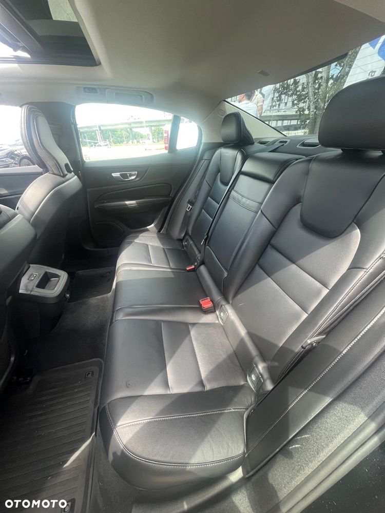 Volvo S60 T6 AWD Momentum Pro - 8