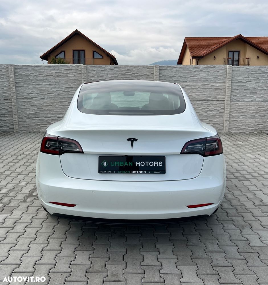 Tesla Model 3 Standard Reichweite Plus Hinterradantrieb - 12