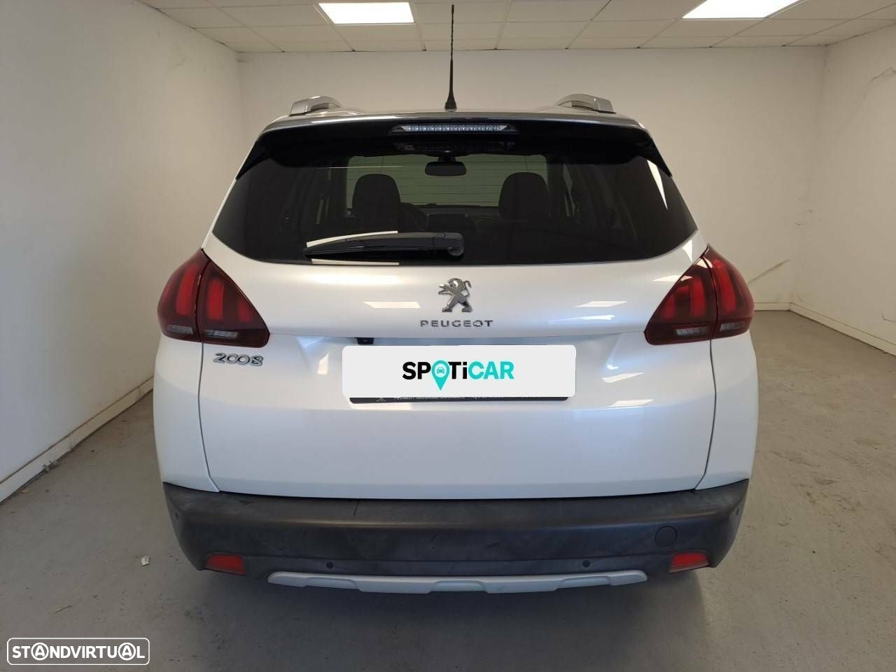 Peugeot 2008 1.2 PureTech Allure - 4