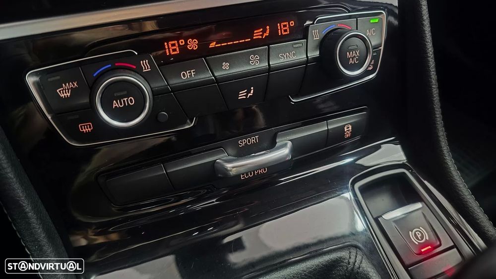 BMW 216 Active Tourer d Line Sport - 36